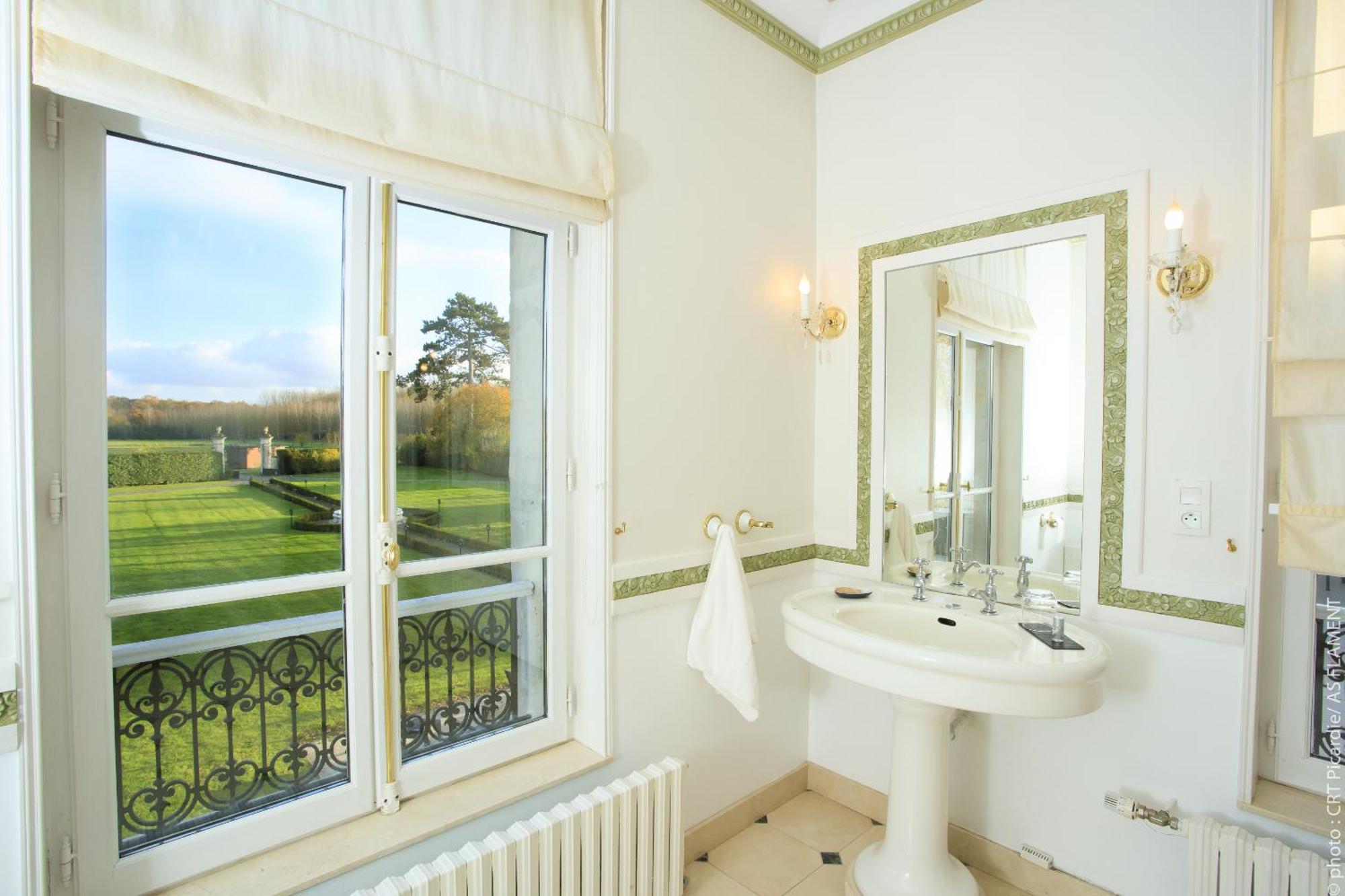 Château De Breuil Bed & Breakfast Bruyeres-et-Montberault Phòng bức ảnh